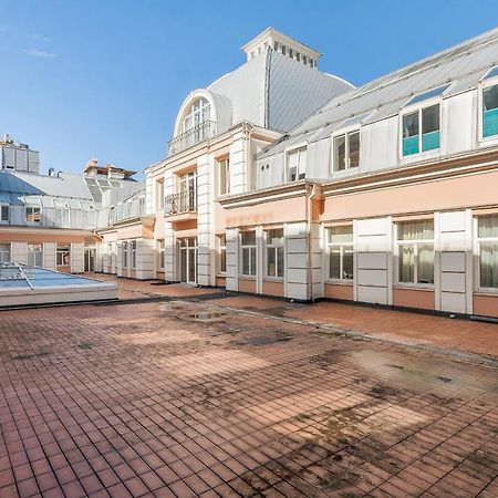 Central Apartment In Gedimino Av By Urban Rent فيلنيوس المظهر الخارجي الصورة