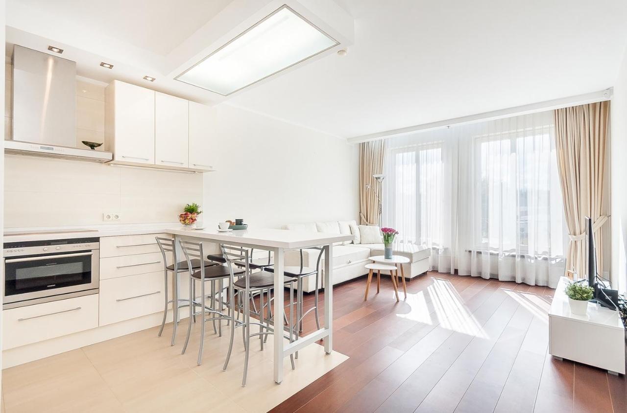 Central Apartment In Gedimino Av By Urban Rent فيلنيوس المظهر الخارجي الصورة