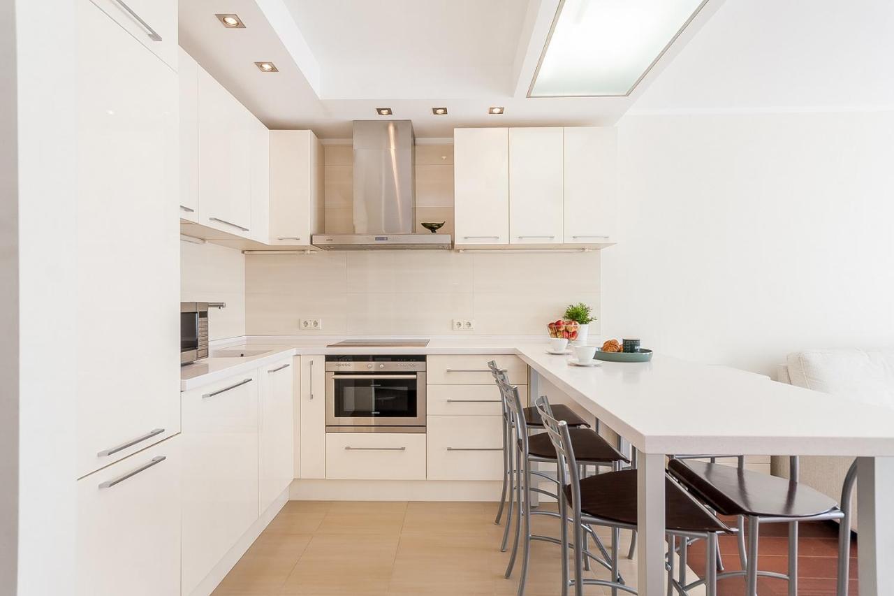 Central Apartment In Gedimino Av By Urban Rent فيلنيوس المظهر الخارجي الصورة