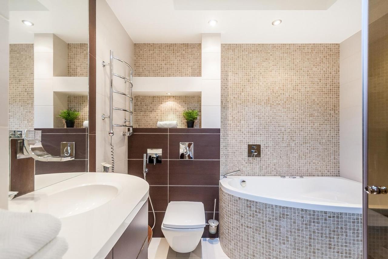 Central Apartment In Gedimino Av By Urban Rent فيلنيوس المظهر الخارجي الصورة